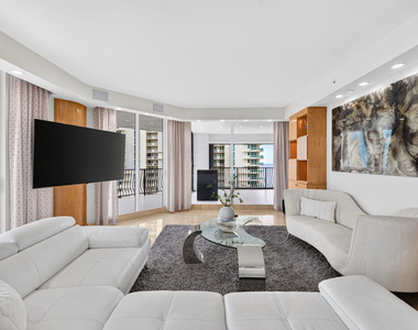 100 S Birch Road - Photo Thumbnail 9
