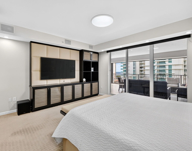 100 S Birch Road - Photo Thumbnail 24