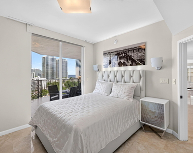 100 S Birch Road - Photo Thumbnail 45