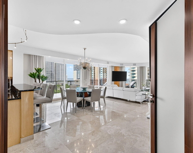 100 S Birch Road - Photo Thumbnail 50