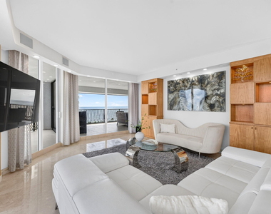 100 S Birch Road - Photo Thumbnail 5