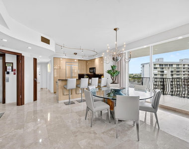 100 S Birch Road - Photo Thumbnail 11