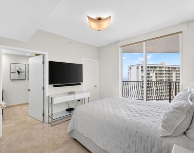 100 S Birch Road - Photo Thumbnail 43