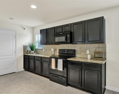 728 Snapdragon Lane - Photo Thumbnail 14