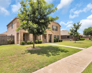 728 Snapdragon Lane - Photo Thumbnail 2