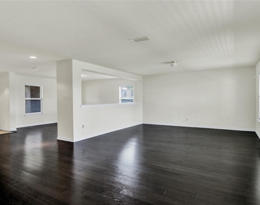 728 Snapdragon Lane - Photo Thumbnail 9