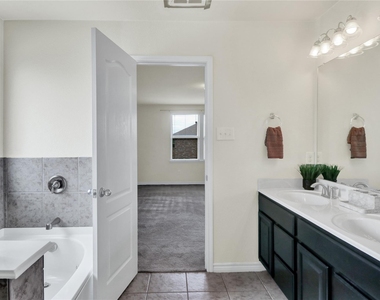 728 Snapdragon Lane - Photo Thumbnail 30