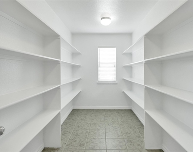 728 Snapdragon Lane - Photo Thumbnail 17