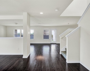 728 Snapdragon Lane - Photo Thumbnail 5