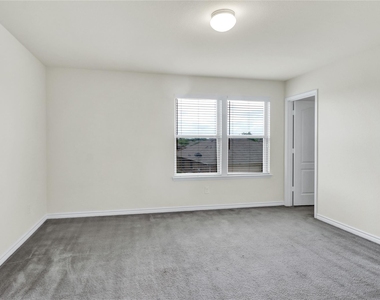 728 Snapdragon Lane - Photo Thumbnail 25