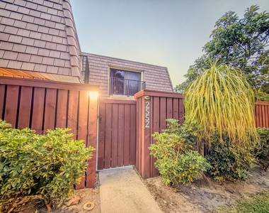 2552 Sw 15th Street - Photo Thumbnail 2
