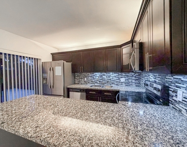 2552 Sw 15th Street - Photo Thumbnail 7