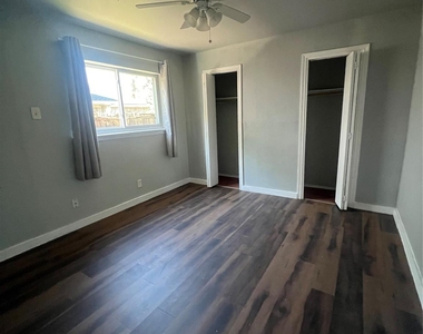 1417 Bennett Avenue - Photo Thumbnail 1