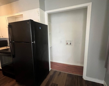 1417 Bennett Avenue - Photo Thumbnail 6