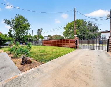 1417 Bennett Avenue - Photo Thumbnail 7