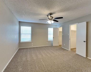 7904 Gardengate Lane - Photo Thumbnail 7