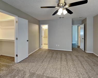 7904 Gardengate Lane - Photo Thumbnail 6