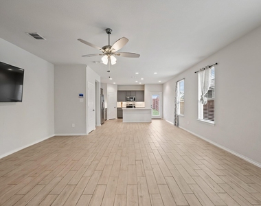1652 Edgeway Drive - Photo Thumbnail 25