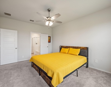 1652 Edgeway Drive - Photo Thumbnail 14