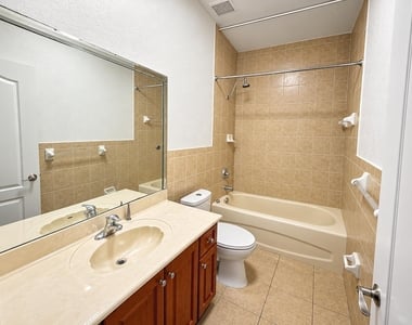 11657 Ne 18th Drive - Photo Thumbnail 6