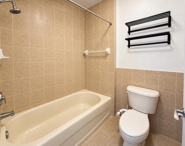 11657 Ne 18th Drive - Photo Thumbnail 5