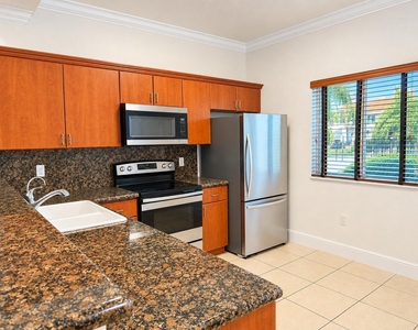 11657 Ne 18th Drive - Photo Thumbnail 2
