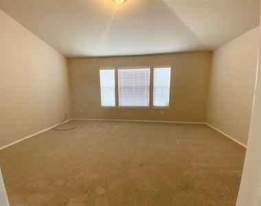 11159 Snyder Drive - Photo Thumbnail 8