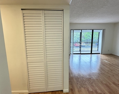 1111 Green Pine Boulevard - Photo Thumbnail 28