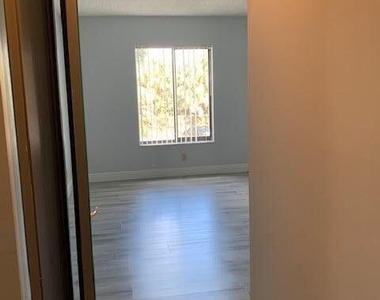 1111 Green Pine Boulevard - Photo Thumbnail 20