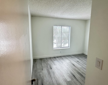 1111 Green Pine Boulevard - Photo Thumbnail 31