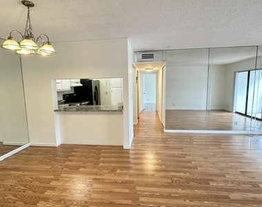 1111 Green Pine Boulevard - Photo Thumbnail 5