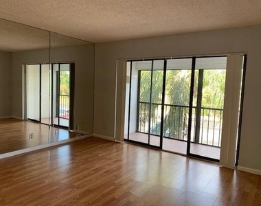 1111 Green Pine Boulevard - Photo Thumbnail 10