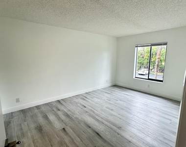 1111 Green Pine Boulevard - Photo Thumbnail 29