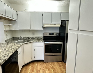 1111 Green Pine Boulevard - Photo Thumbnail 8