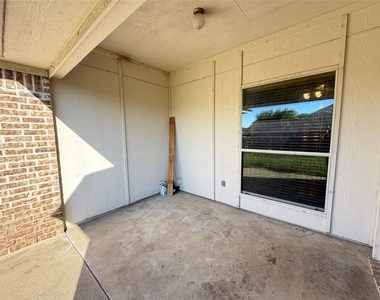 5932 Highcrest Drive - Photo Thumbnail 15