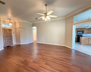 5932 Highcrest Drive - Photo Thumbnail 6