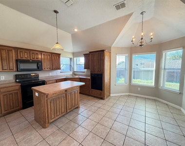 5932 Highcrest Drive - Photo Thumbnail 8