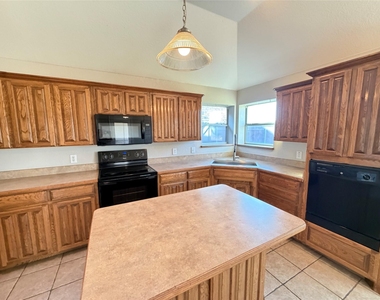 5932 Highcrest Drive - Photo Thumbnail 10