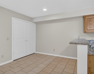 1712 S Waco Street - Photo Thumbnail 12