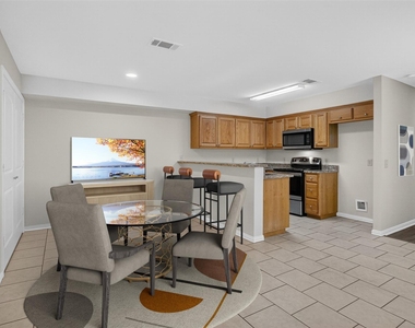 1712 S Waco Street - Photo Thumbnail 10