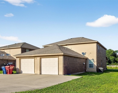 1712 S Waco Street - Photo Thumbnail 27