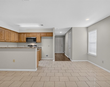 1712 S Waco Street - Photo Thumbnail 16