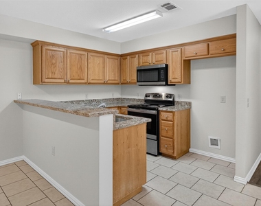 1712 S Waco Street - Photo Thumbnail 14