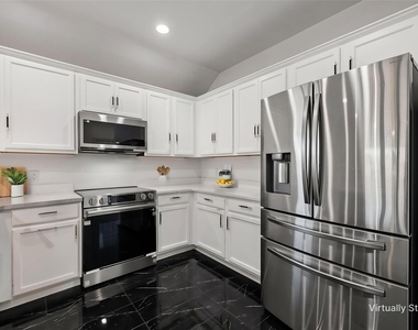 221 Cliffbrook Drive - Photo Thumbnail 6