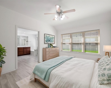 221 Cliffbrook Drive - Photo Thumbnail 11