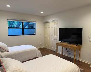 21708 Tall Palm Circle - Photo Thumbnail 5