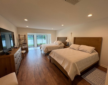 21708 Tall Palm Circle - Photo Thumbnail 12