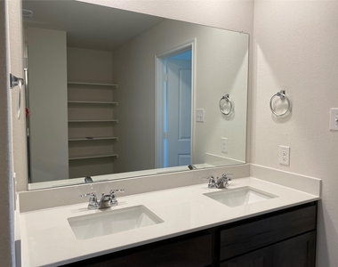 503 Spur Ridge - Photo Thumbnail 6