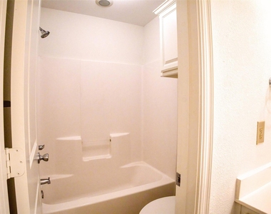 1708 S Waco Street - Photo Thumbnail 27