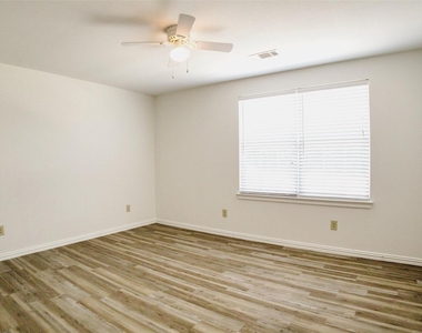 1708 S Waco Street - Photo Thumbnail 23